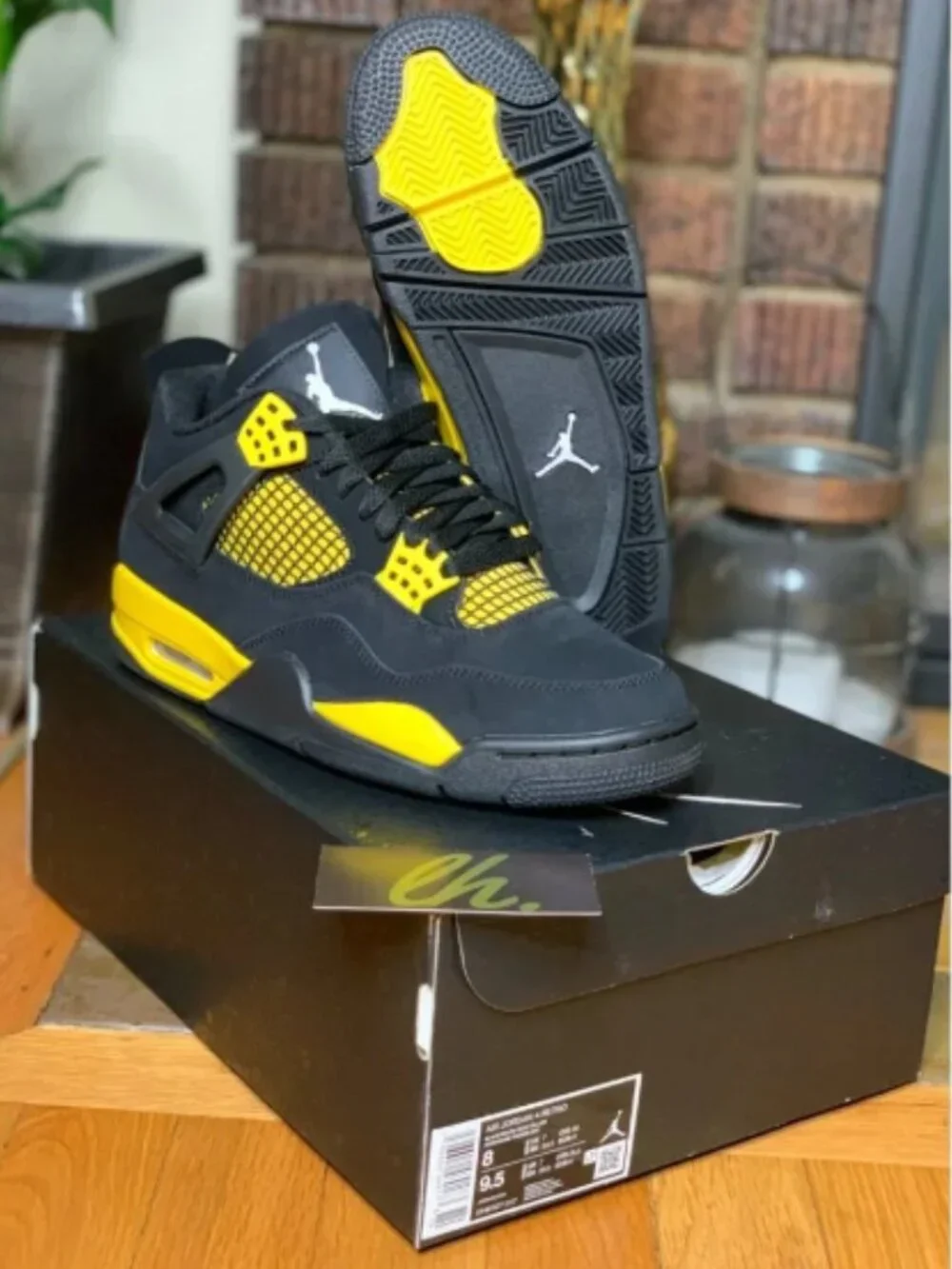 Air Jordan 4 Retro “Thunder” 2023 Athletic Basketball Sneakers